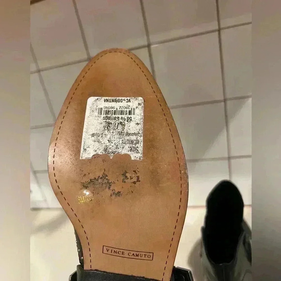 Vince Camuto Dorintina Black Leather Silver Studded Ankle Booties Size 6 NWOT - Picture 5 of 7